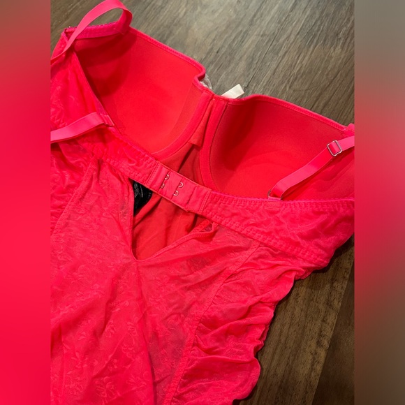 Victorias Secret 36D lingerie like new - Picture 4 of 5